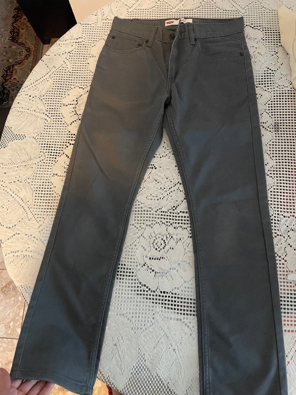 New Levi’s Jeans for man. Size 28 , or S.